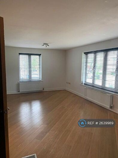 3 Bedroom Flat To Rent In Kingsquarter, Maidenhead, SL6