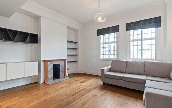 2 Bedroom Apartment To Rent In Baker Street, Marylebone, London, NW1