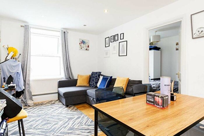 2 Bedroom Flat To Rent In Camden Road, Tufnell Park, N7