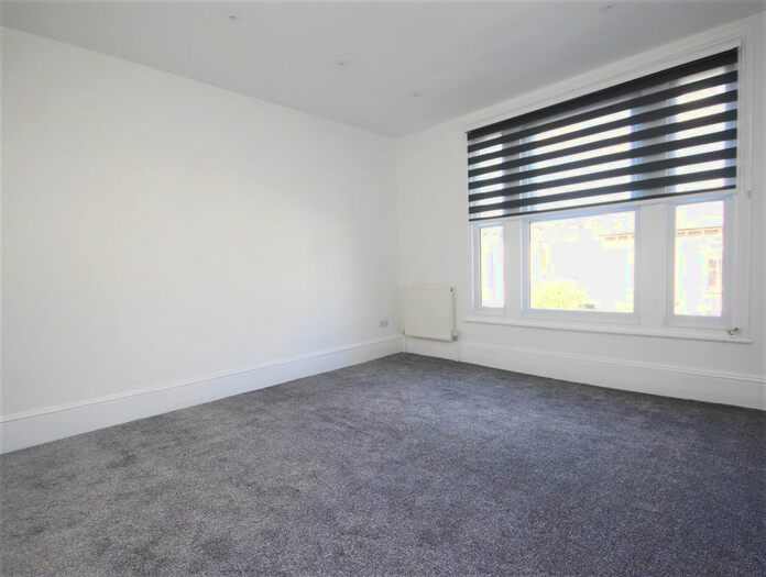 Studio To Rent In Riversdale Road, London, N5