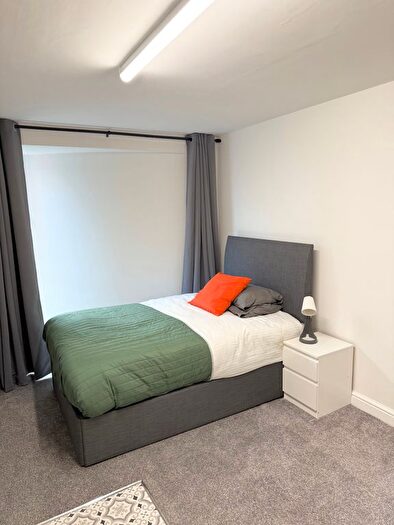 1 Bedroom Flat To Rent In Flat, Clarendon Road, Leeds, LS2