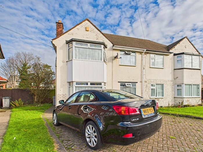 3 Bedroom Semi Detached House For Sale In Murrayfield Drive, Wirral, CH46