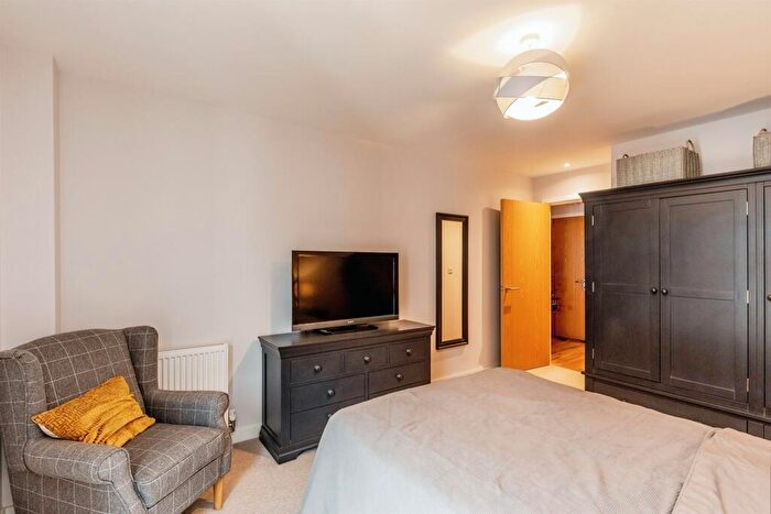 1 Bedroom Flat For Sale In Rope Walk, Bristol, BS1