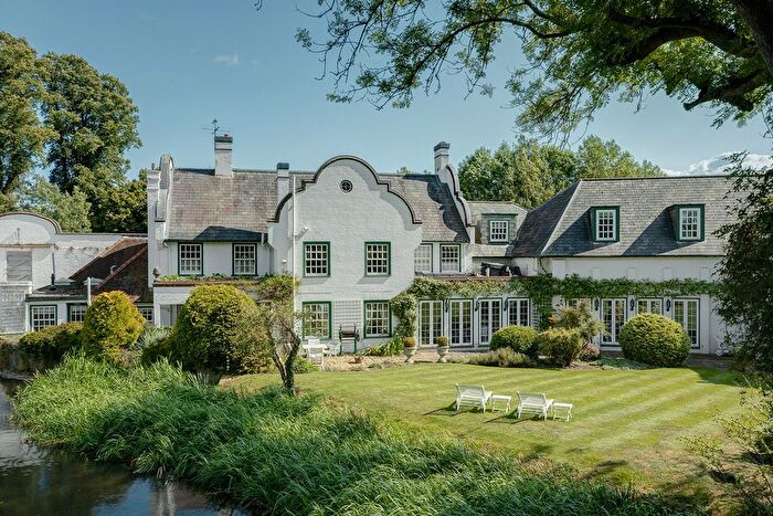 7 Bedroom Country House For Sale In Old Mill Road, Denham, UB9