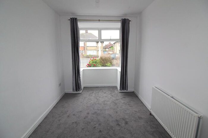 2 Bedroom Semi-Detached Bungalow To Rent In Galloway Lane, Pudsey, LS28