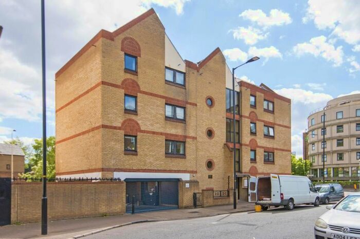 2 Bedroom Flat To Rent In Surrey House, London, SE16