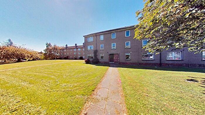 2 Bedroom Flat To Rent In Tullideph Road, Dundee, DD2