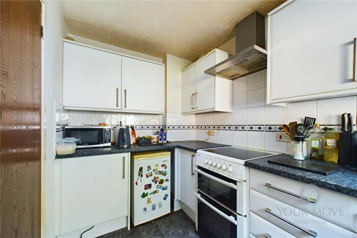 3 Bedroom Semi-Detached House For Sale In Yeoman Meadow, Northampton, Northamptonshire, NN4