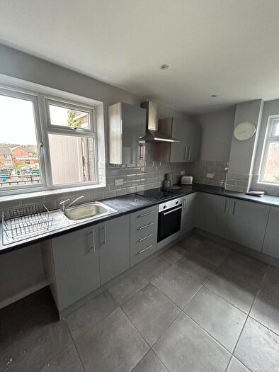 3 Bedroom Maisonette To Rent In Pyle Road, Cardiff, CF5
