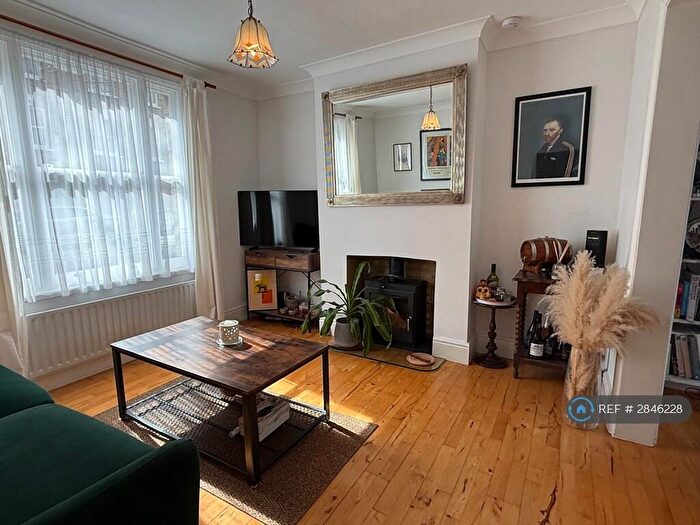 3 Bedroom Terraced House To Rent In Henshaw St, London, SE17