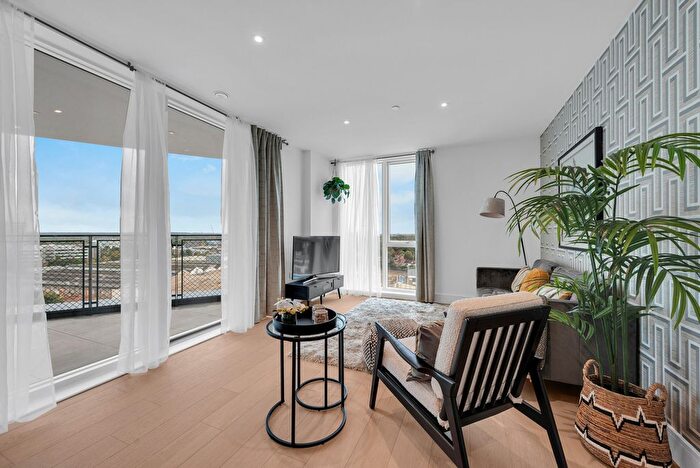 1 Bedroom Flat For Sale In Flat Bookbinder Point, Acton, W3