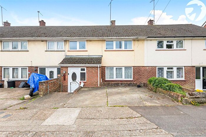3 Bedroom Terraced House For Sale In Sycamore Road, Rochester, Kent, ME2
