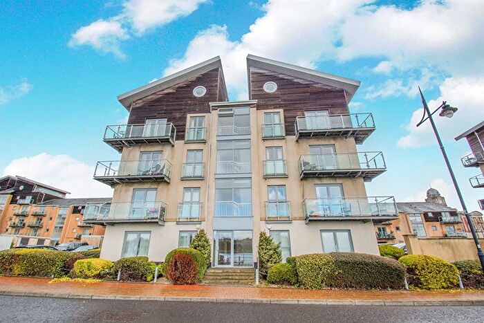 2 Bedroom Flat For Sale In Cei Dafydd, Barry, CF63
