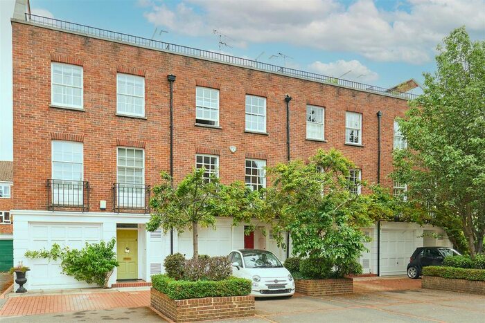 5 Bedroom Town House To Rent In Millers Court, Chiswick, W4