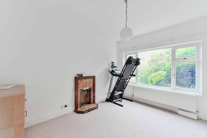 6 Bedroom Detached House To Rent In The Drive, Bounds Green, London, N11