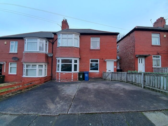 3 Bedroom Flat To Rent In Bavington Drive, Newcastle Upon Tyne, NE5