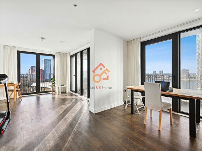 2 Bedroom Flat To Rent In Thomas York House, Woolwich High Street, London, SE18