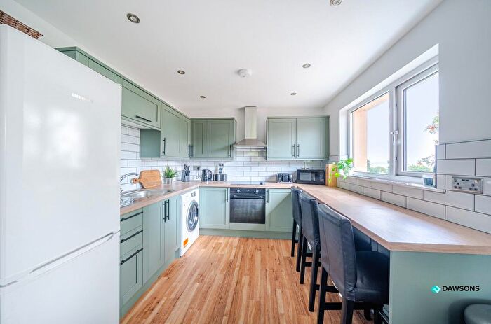 1 Bedroom Flat For Sale In Ilston Way, West Cross, Swansea, SA3
