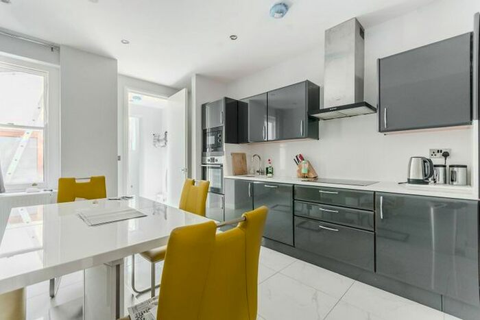 1 Bedroom Flat To Rent In Old Gloucester Street, Holborn, London, WC1N