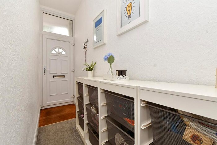 2 Bedroom Duplex For Sale In Wickham Road, Shirley, Croydon, Surrey, CR0