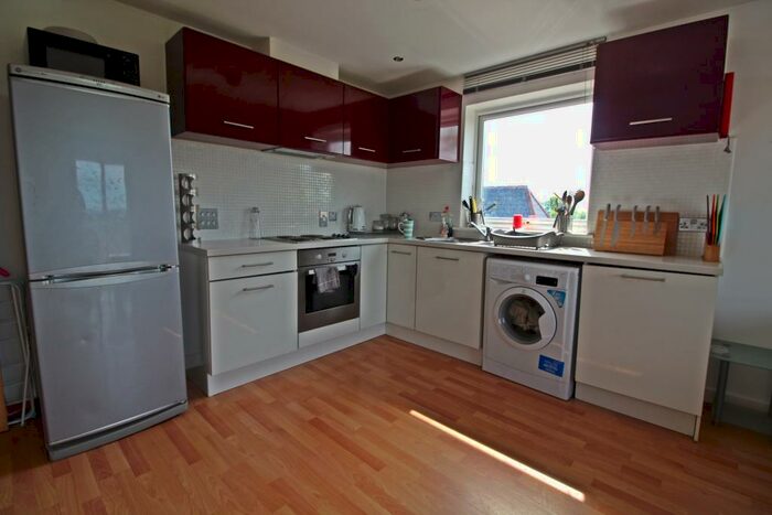 2 Bedroom Flat To Rent In Parkfield House, North Road, Maindy, CF14