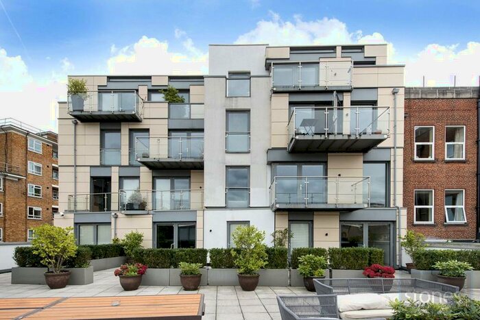 2 Bedroom Apartment To Rent In Mintern Street, London, N1