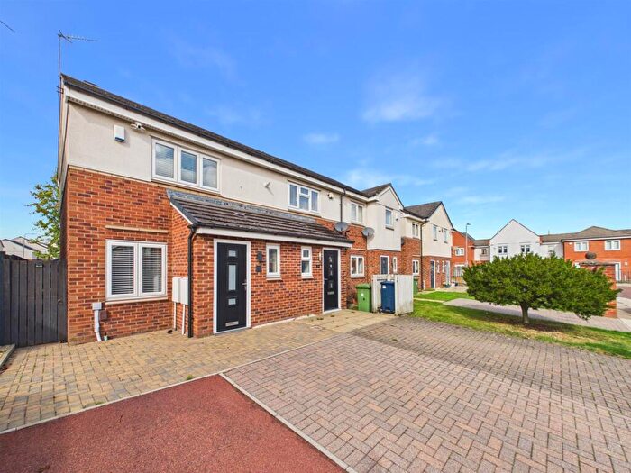 2 Bedroom End Of Terrace House For Sale In Cormorant Drive, Gateshead, NE11