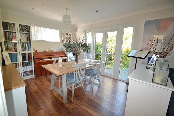 3 Bedroom Detached Bungalow For Sale In Sunny Ridge, Carters Corner, Hailsham, BN27