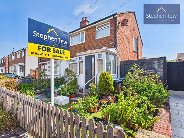 3 Bedroom Semi-Detached House For Sale In Holbeck Avenue, Blackpool, FY4
