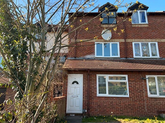 2 Bedroom Maisonette To Rent In The Ridings, Luton, LU3