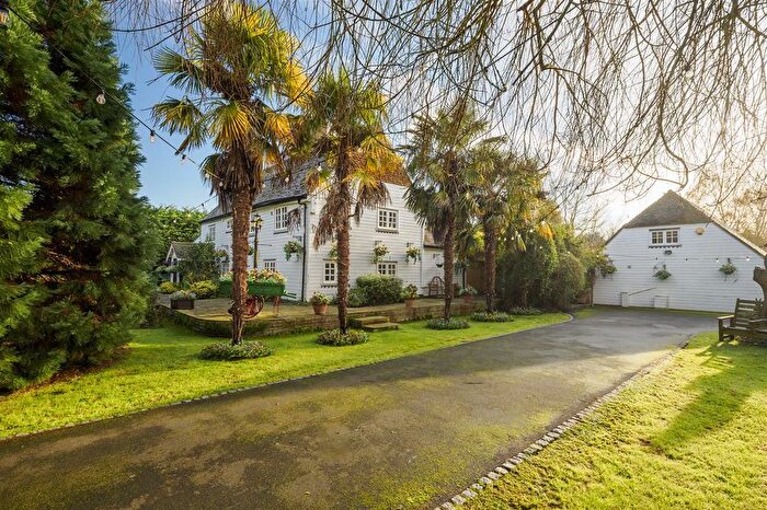 6 Bedroom Detached House For Sale In Lances Farmhouse, Jacobs Lane, Hoo, ME3
