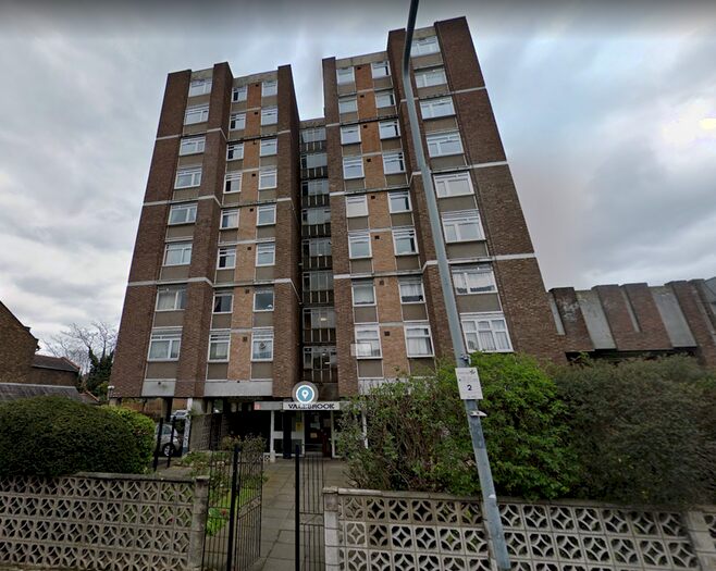 2 Bedroom Flat To Rent In Park Avenue, Ilford, IG1