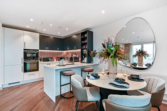 2 Bedroom Flat For Sale In Eden Grove, Southwark, Surrey, TW18