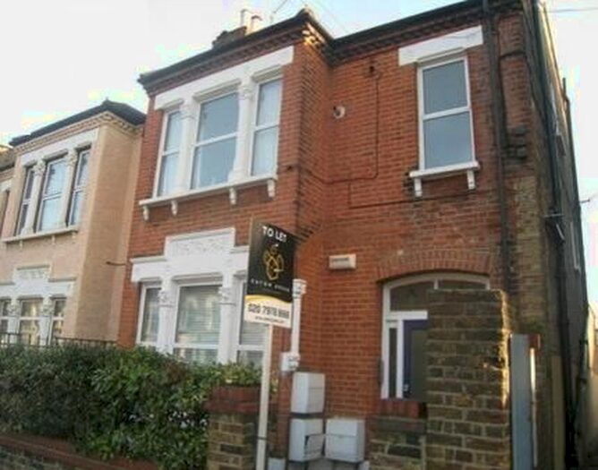 1 Bedroom Flat To Rent In Gowlett Road, Peckham, SE15