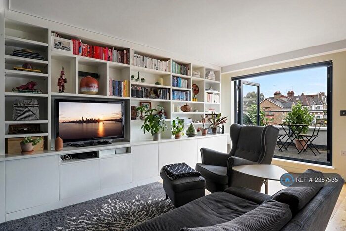 1 Bedroom Flat To Rent In Colney Hatch Lane, London, N10