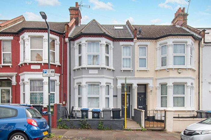 1 Bedroom Flat To Rent In Leghorn Road, Harlesden, London, NW10