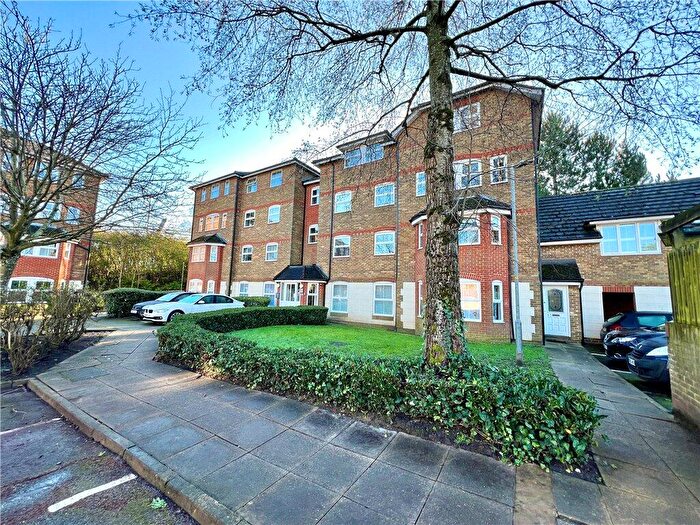 2 Bedroom Apartment For Sale In Wingate Court, Aldershot, Hampshire, GU11