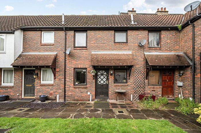 1 Bedroom Terraced House For Sale In Abbey Gardens, London, SE16