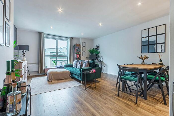 1 Bedroom Apartment To Rent In One Fletcher Gate, Adams Walk, Nottingham, Nottinghamshire, NG1