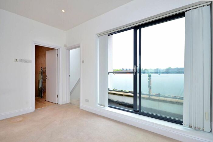 3 Bedroom House For Sale In Paddock Gardens, Crystal Palace, London, SE19