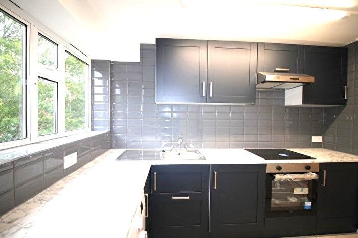 2 Bedroom Flat To Rent In Hurstmead Court, Edgware, HA8