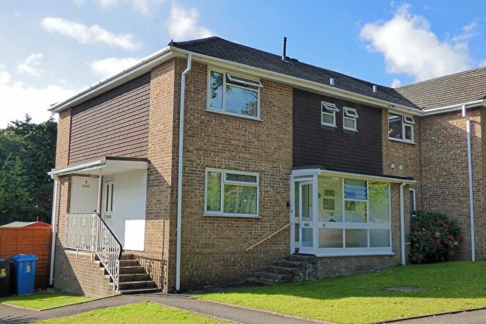 2 Bedroom Apartment For Sale In Birkdale Court, Broadstone, BH18