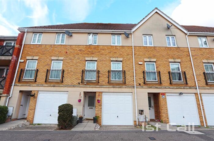 3 Bedroom Terraced House To Rent In Collier Way, Southend-On-Sea, SS1