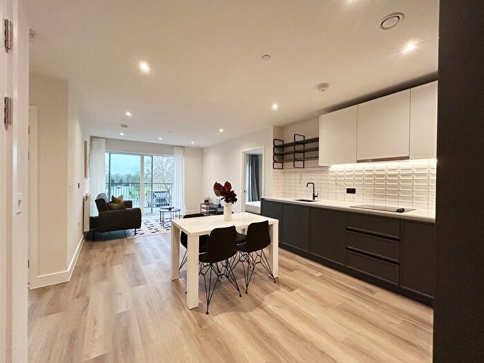 2 Bedroom Flat To Rent In Cairncross House, Townsend Road, London, SE3