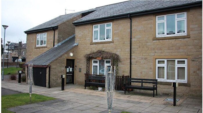 1 Bedroom Flat To Rent In Kingston Court, Halifax, West Yorkshire, HX1