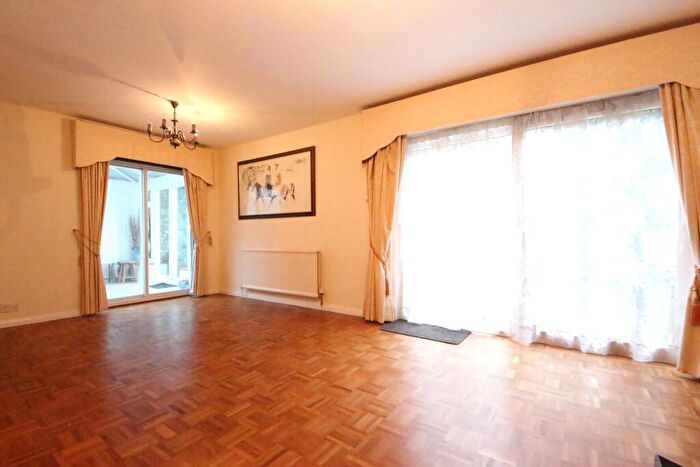 4 Bedroom House To Rent In Ashley Road, Epsom, KT18