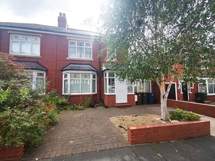 4 Bedroom Semi-Detached House To Rent In Westlands, High Heaton, Newcastle Upon Tyne, NE7
