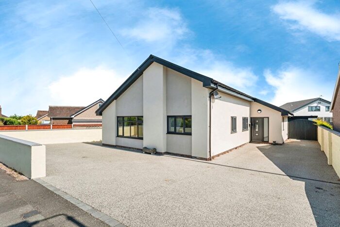 5 Bedroom Detached Bungalow For Sale In Barrfield Road, Rhuddlan, Rhyl, LL18