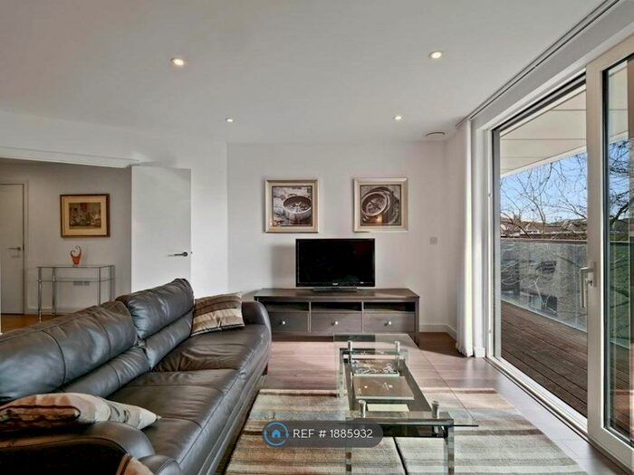 2 Bedroom Flat To Rent In Rossetti Apartments, Croydon, CR0