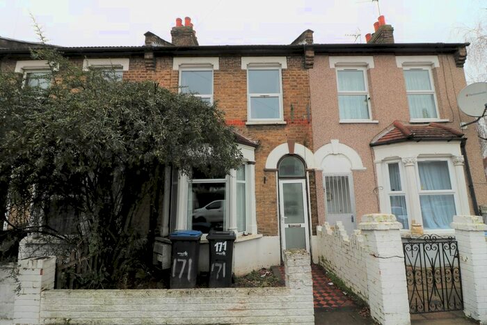 3 Bedroom Terraced House To Rent In Bulwer Road, London, N18